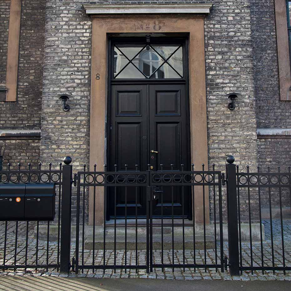 PH 3-2½ Vägglampa Black V2