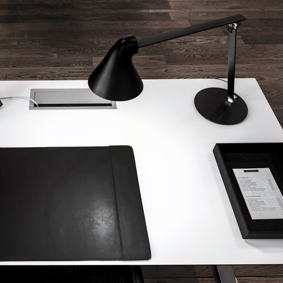 NJP Bordslampa Black