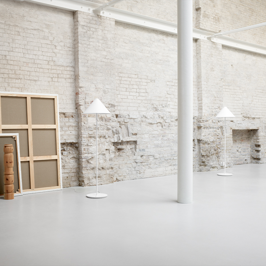 Keglen Golvlampa Black