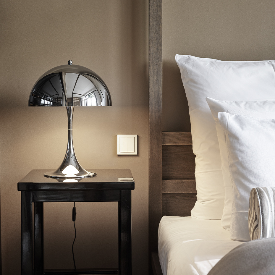 Panthella Ø320 Bordslampa Chrome