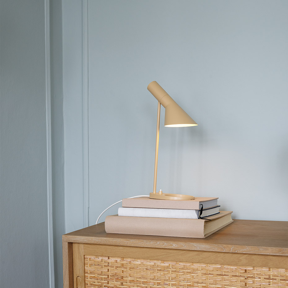 AJ Mini Bordslampa Warm Grey