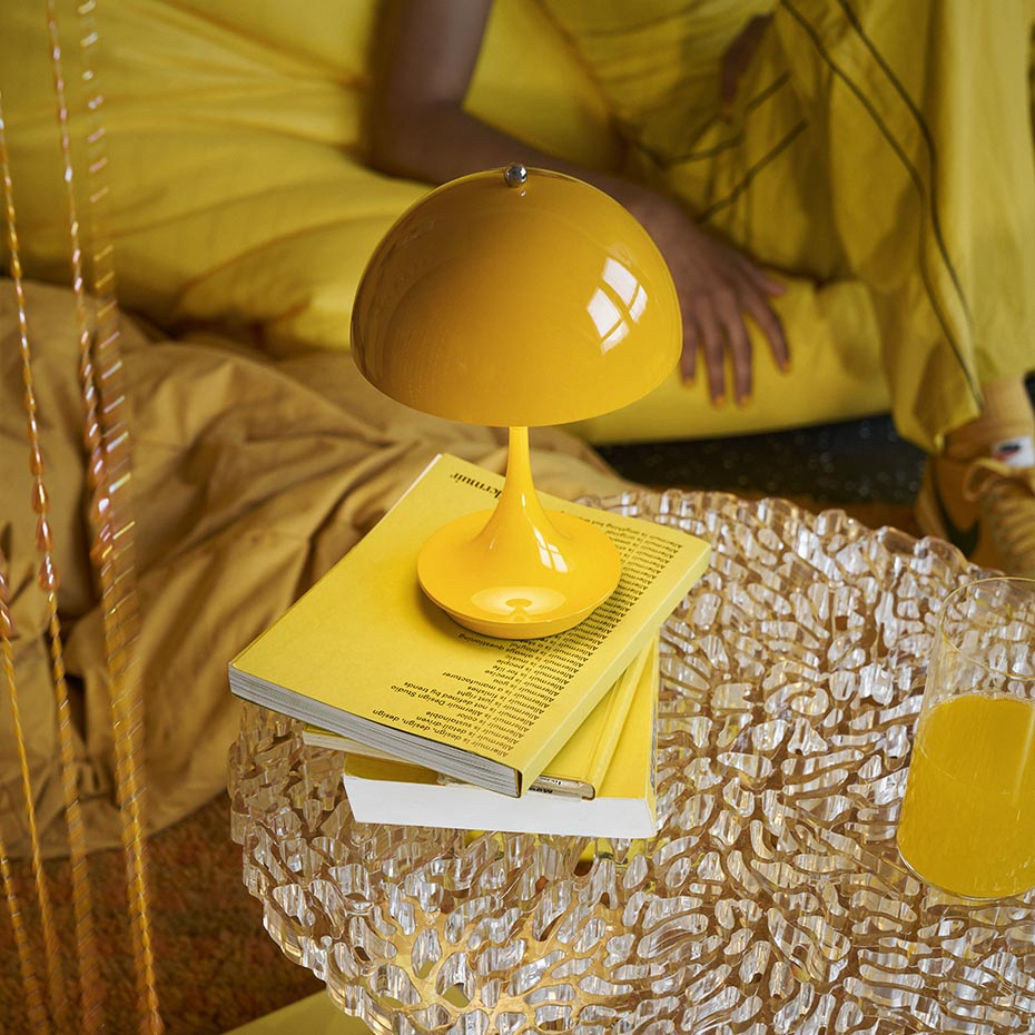 Panthella Ø160 Portable Bordslampa Opaque Yellow V3