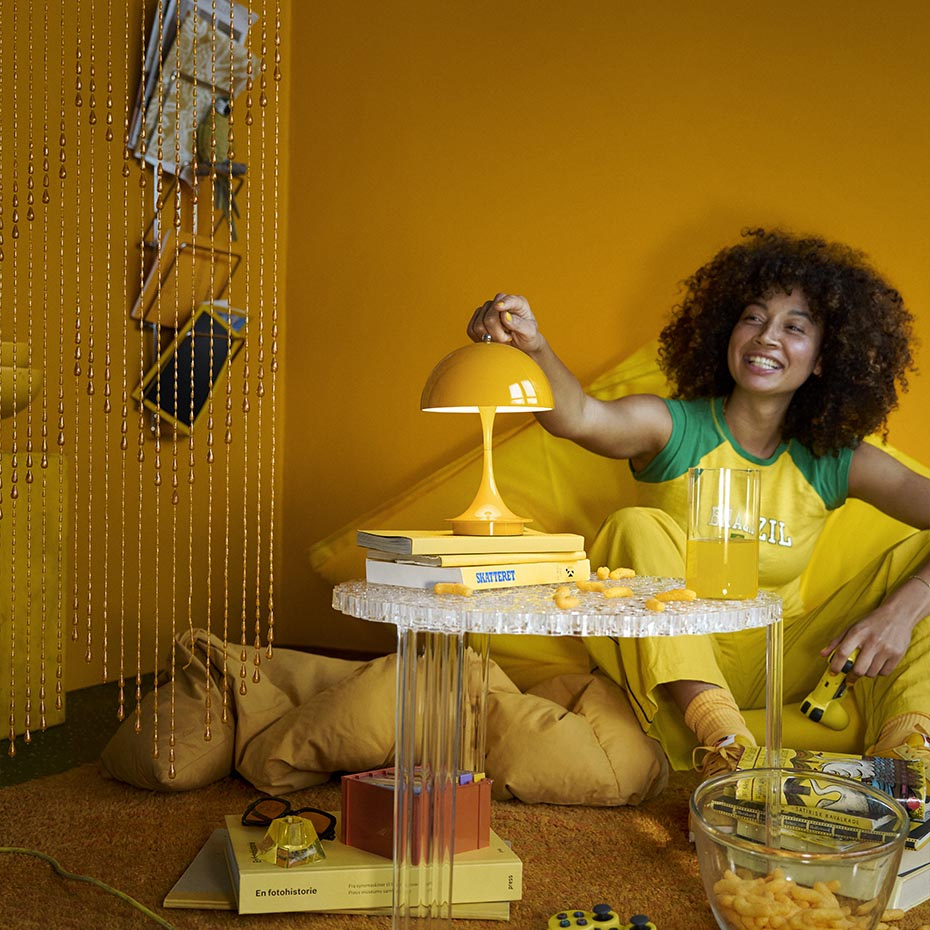 Panthella Ø160 Portable Bordslampa Opaque Yellow V3