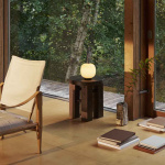 VL45 Radiohus Portable Bordslampa Opal White/Brass VL45 Radiohus Portable Bordslampa Opal White/Brass