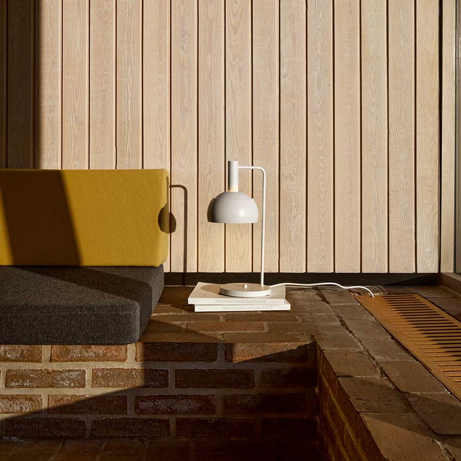 FJ Elements Ø175 Bordslampa White