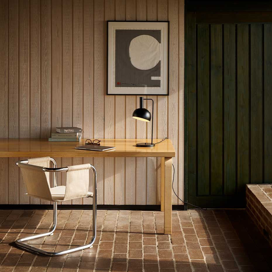 FJ Elements Ø175 Bordslampa Black