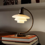 PH 2/2 Luna Bordslampa Aged Brass/Opal Glass PH 2/2 Luna Bordslampa Aged Brass/Opal Glass