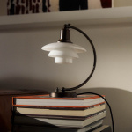 PH 2/2 Luna Bordslampa Aged Brass/Opal Glass PH 2/2 Luna Bordslampa Aged Brass/Opal Glass