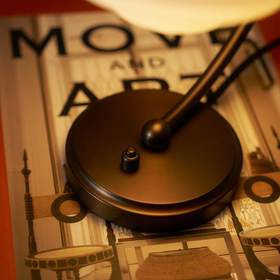 PH 2/2 Luna Bordslampa Aged Brass/Opal Glass