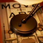 PH 2/2 Luna Bordslampa Aged Brass/Opal Glass PH 2/2 Luna Bordslampa Aged Brass/Opal Glass