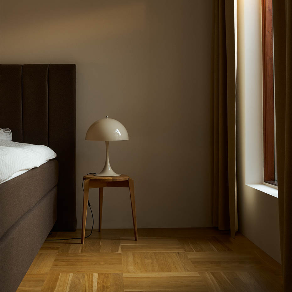 Panthella Ø320 Bordslampa Opal Beige V2