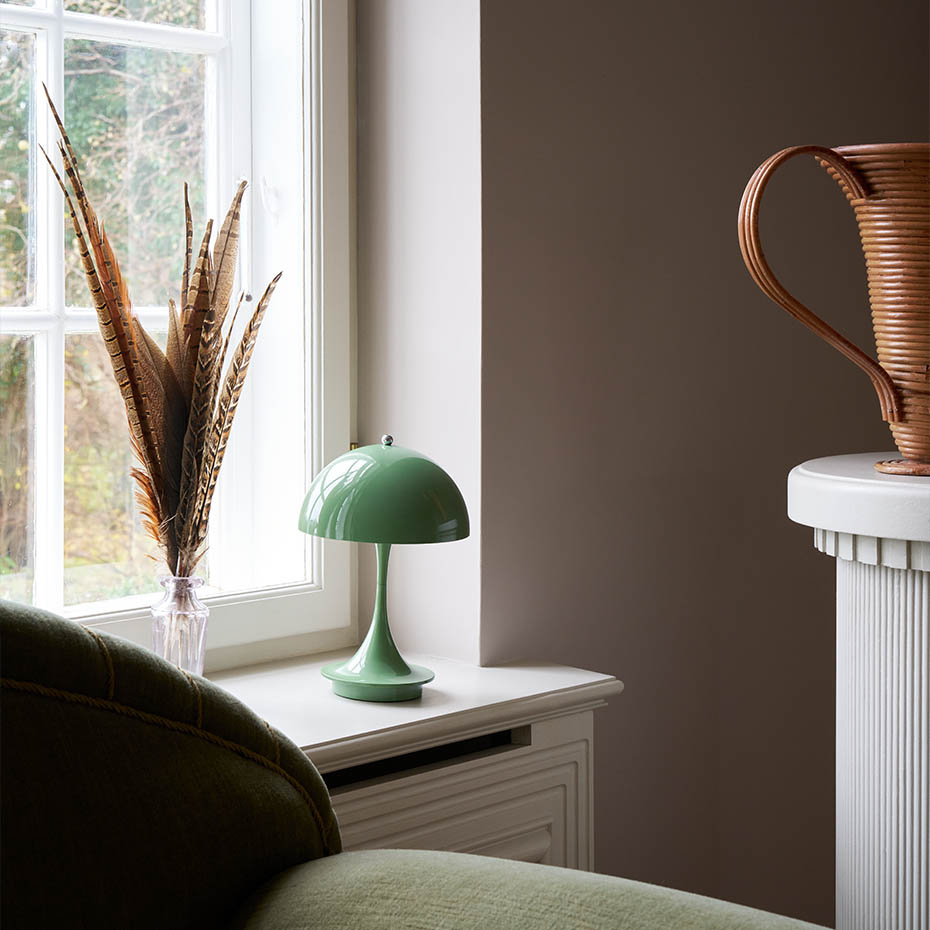 Panthella Ø160 Portable Bordslampa Opaque Moss Green V3
