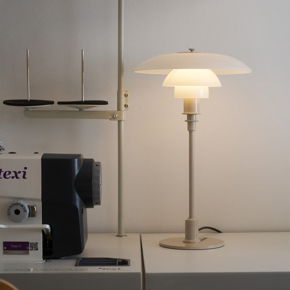 PH 3/2 Bordslampa Glossy Beige