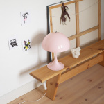 Panthella Ø250 Bordslampa Pale Rose Acryl Panthella Ø250 Bordslampa Pale Rose Acryl