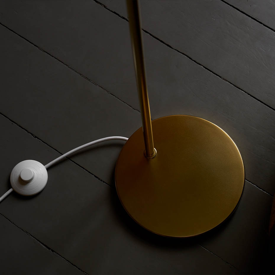 VL Ring Crown Golvlampa Brass/Opal Glass