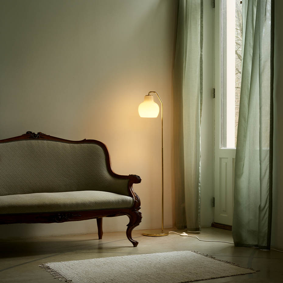 VL Ring Crown Golvlampa Brass/Opal Glass