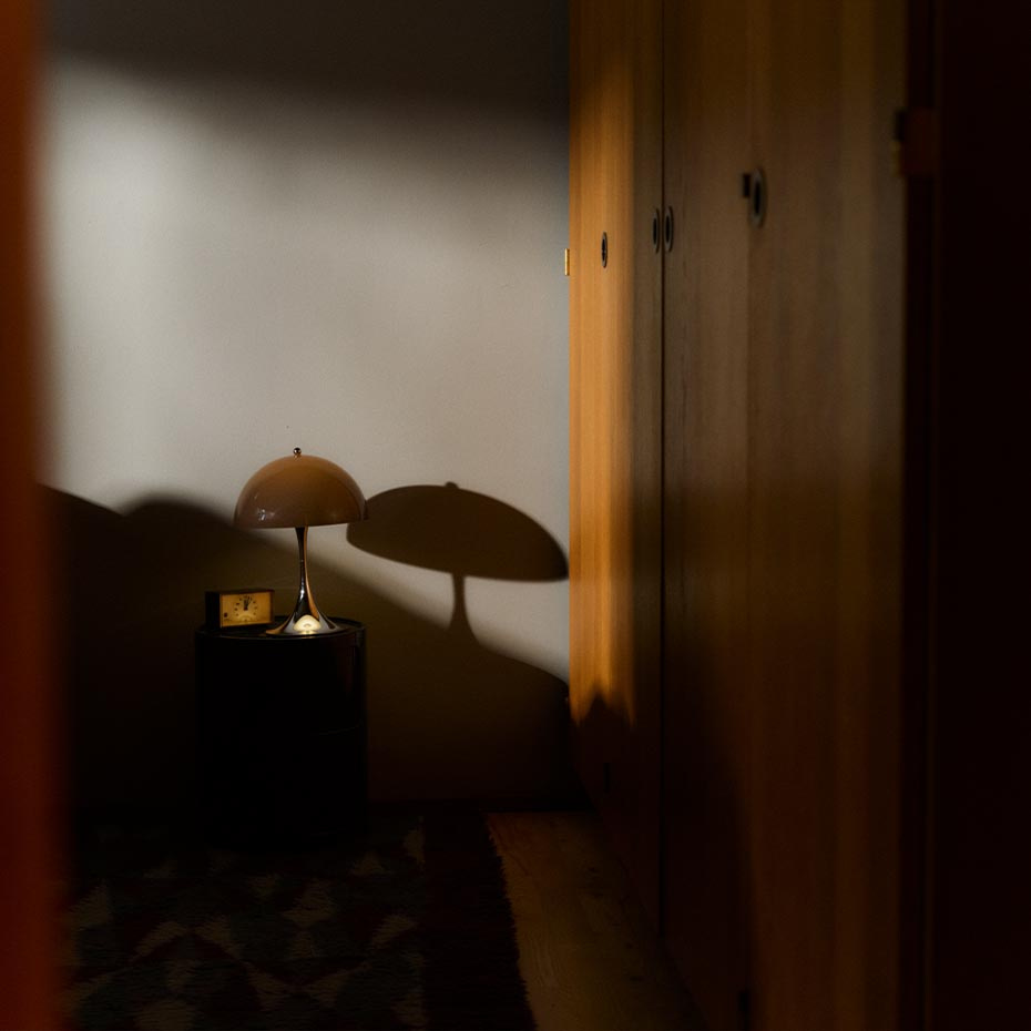 Panthella Ø250 Portable Bordslampa Original Opal Brown V3