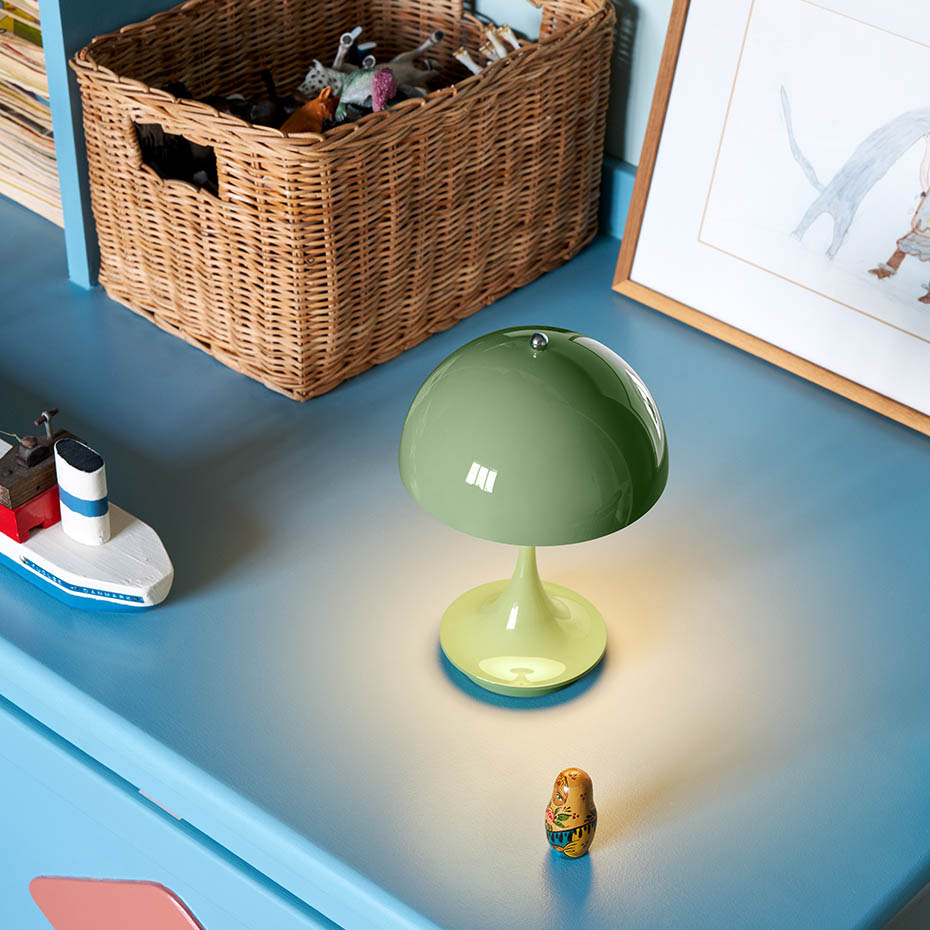 Panthella Ø160 Portable Bordslampa Opaque Burgundy V3