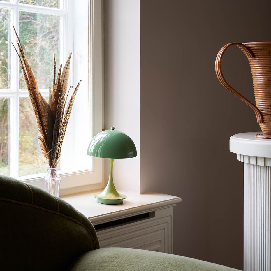 Panthella Ø160 Portable Bordslampa Opaque Burgundy V3