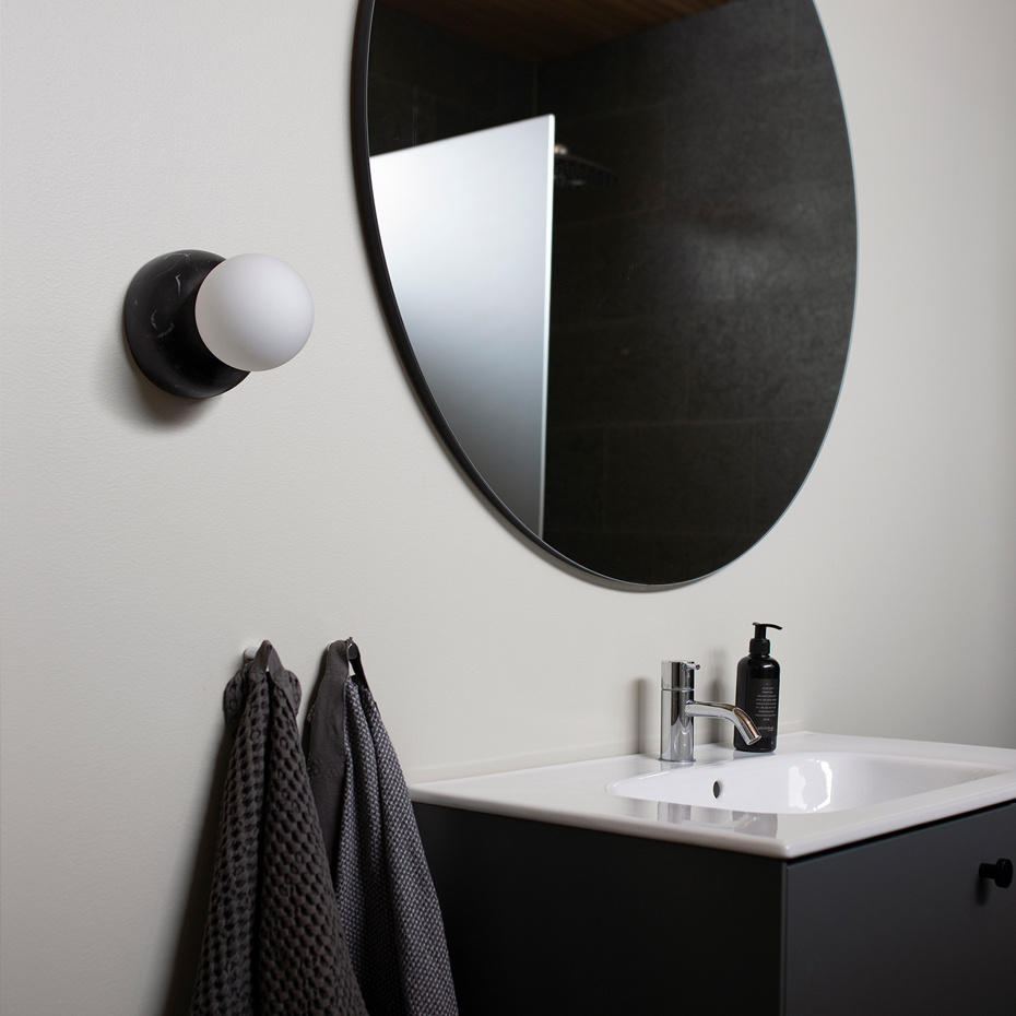 Torrano 13 Taklampa/Vägglampa Svart IP44