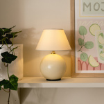 Iris 16 Portabel Bordslampa Creme Iris 16 Portabel Bordslampa Creme