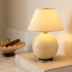 Iris 16 Portabel Bordslampa Creme Iris 16 Portabel Bordslampa Creme