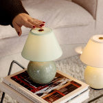 Iris 16 Portabel Bordslampa Grön Iris 16 Portabel Bordslampa Grön