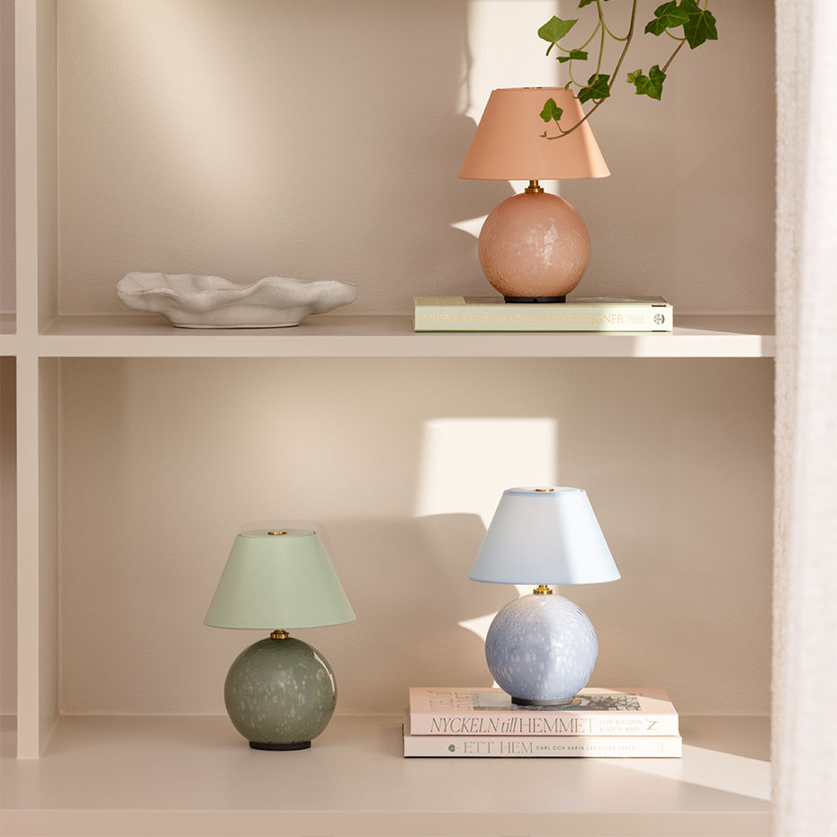 Iris 16 Portabel Bordslampa Blush