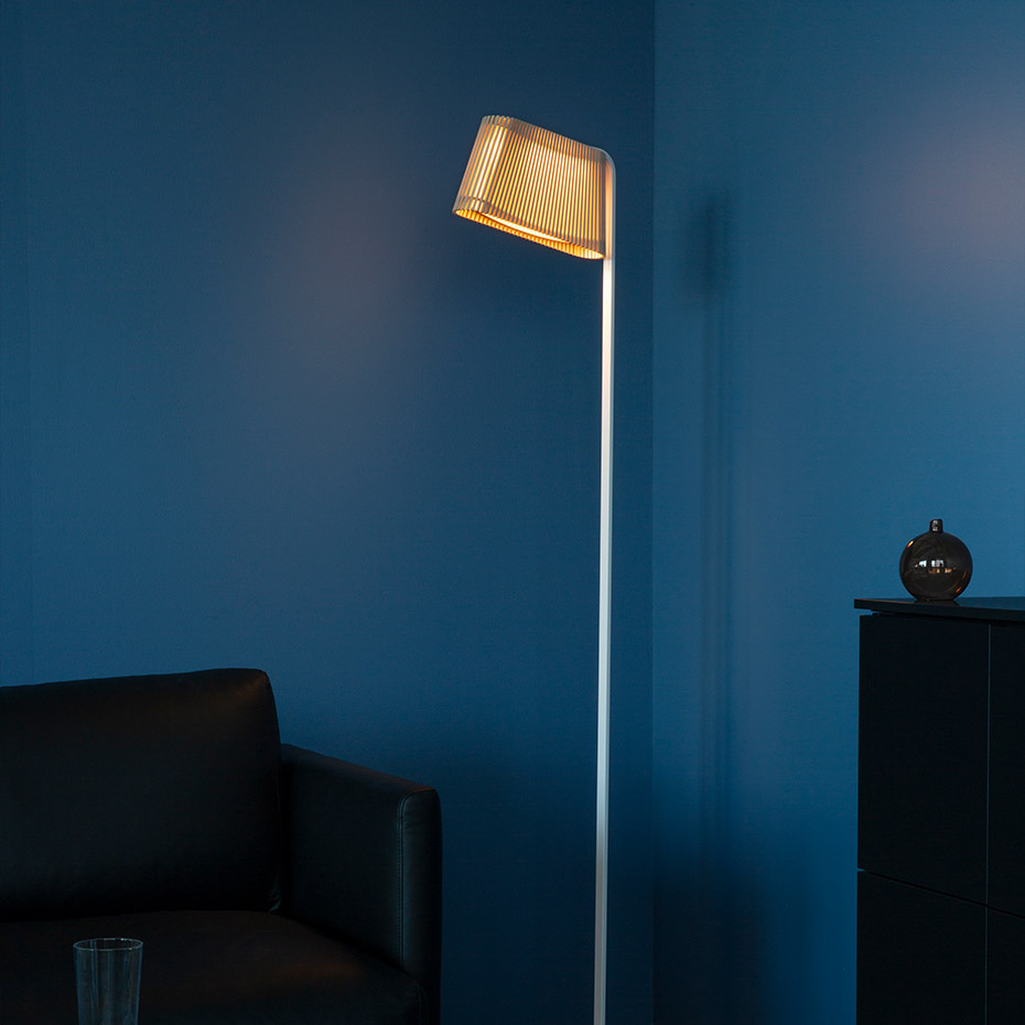 Owalo 7010 Golvlampa Walnut