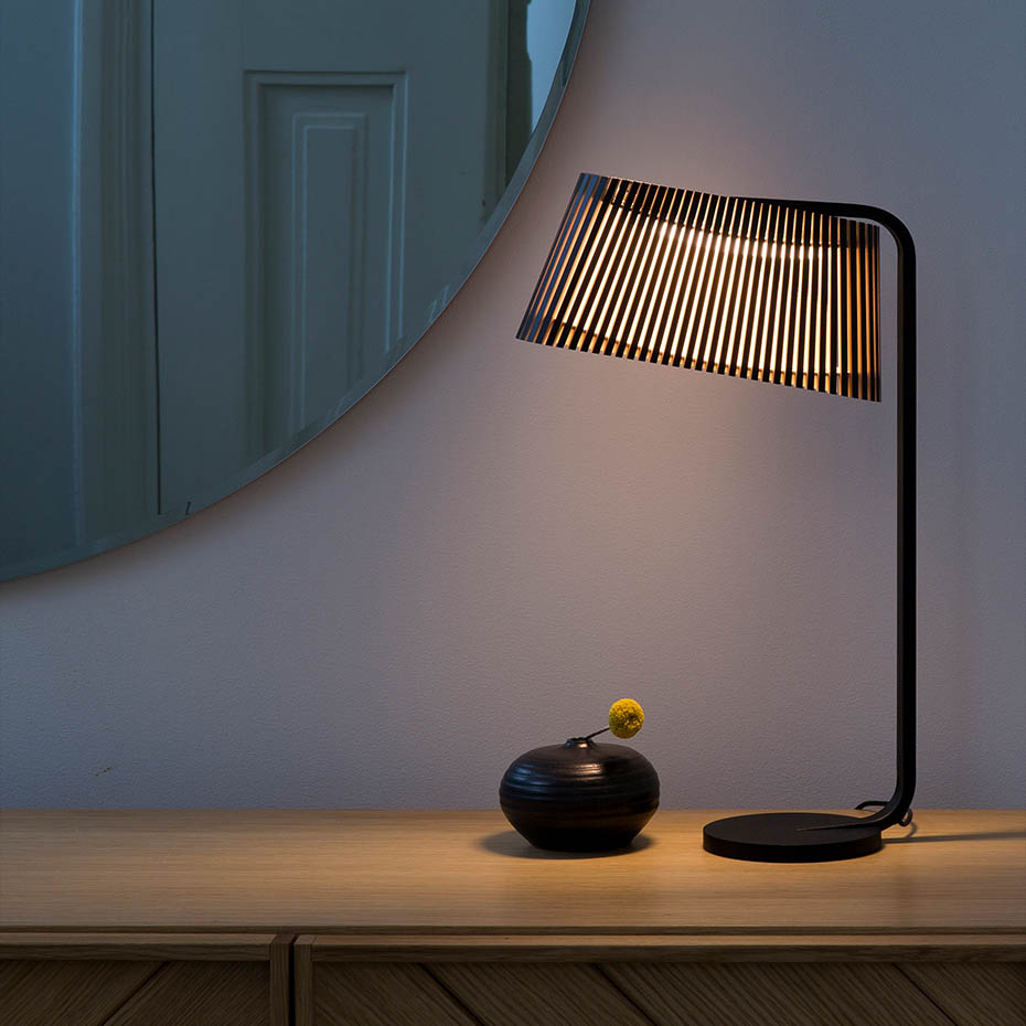 Owalo 7020 Bordslampa Black