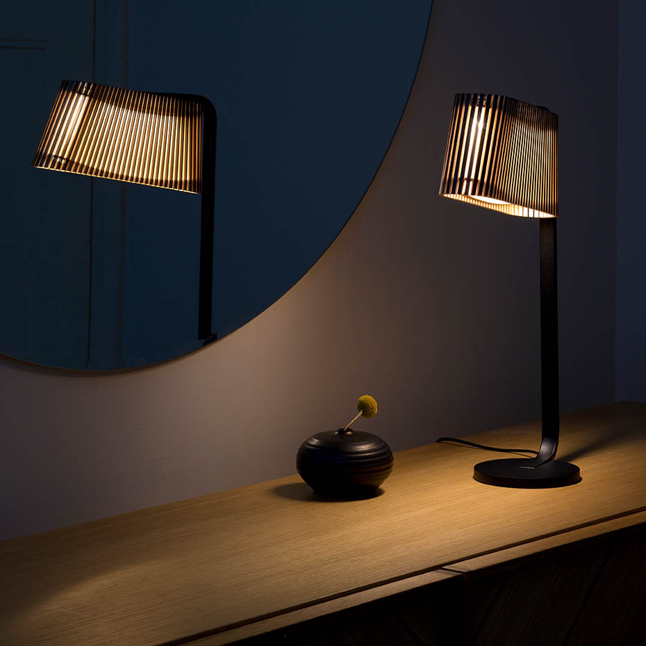 Owalo 7020 Bordslampa Black