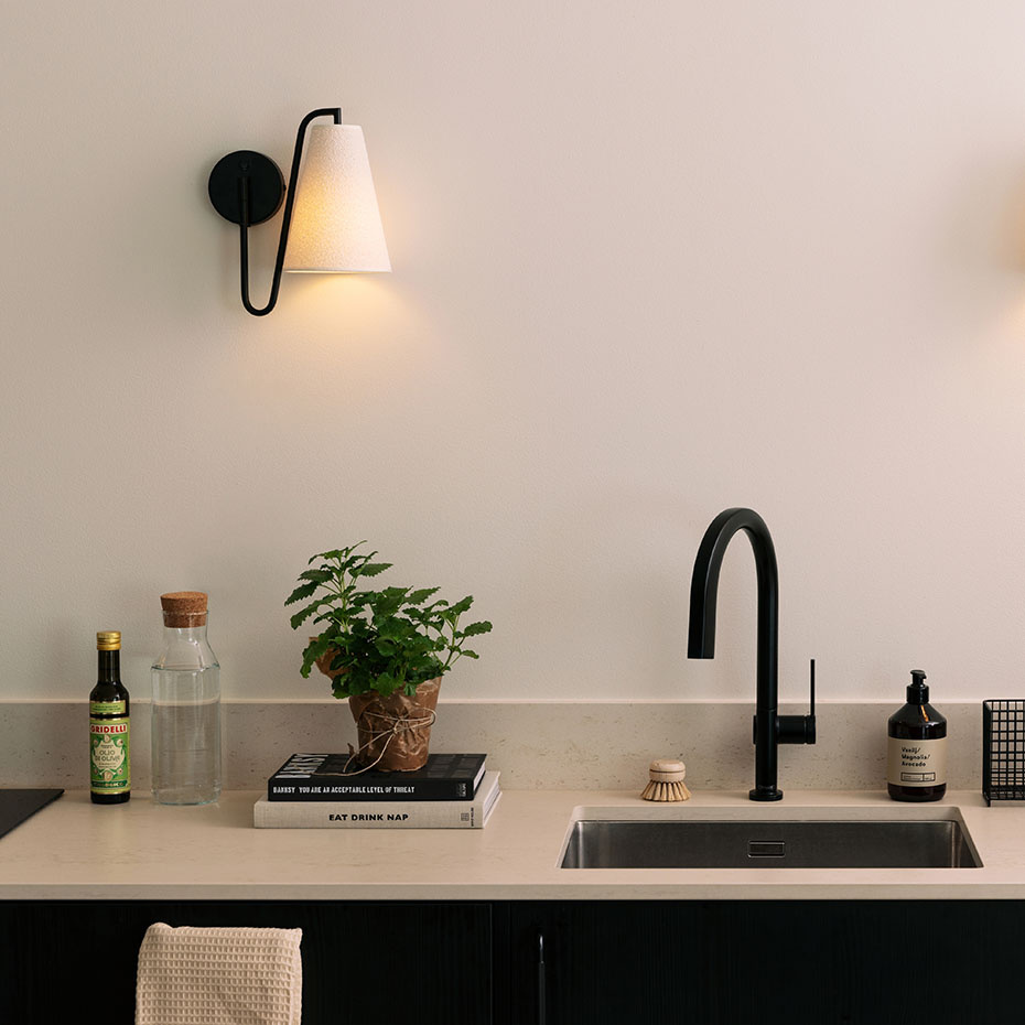 Lou Vägglampa Vit Bouclé/Beige