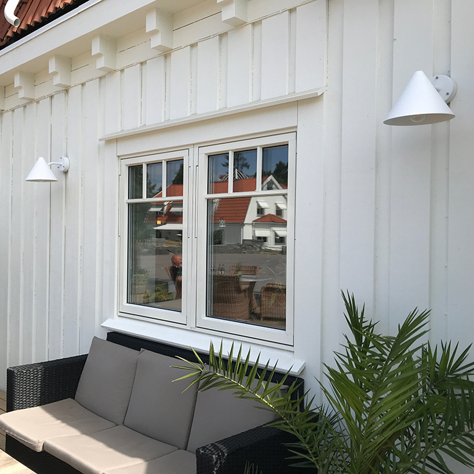 Tratt Vägglampa Vit