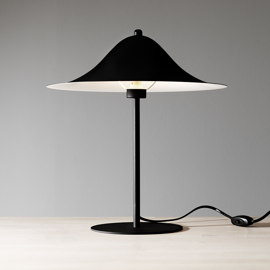 Hans 40 Bordslampa Black