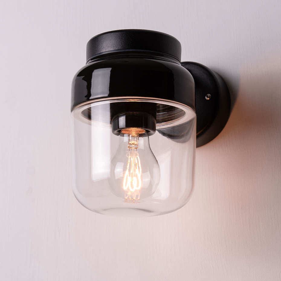 Ohm Vägglampa 140/205 Svart/Klarglas IP44