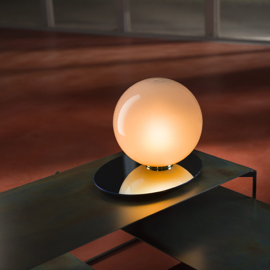 Umbra Bordslampa Light Grey/Gold