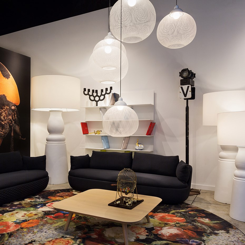 Non Random D71 Pendel White