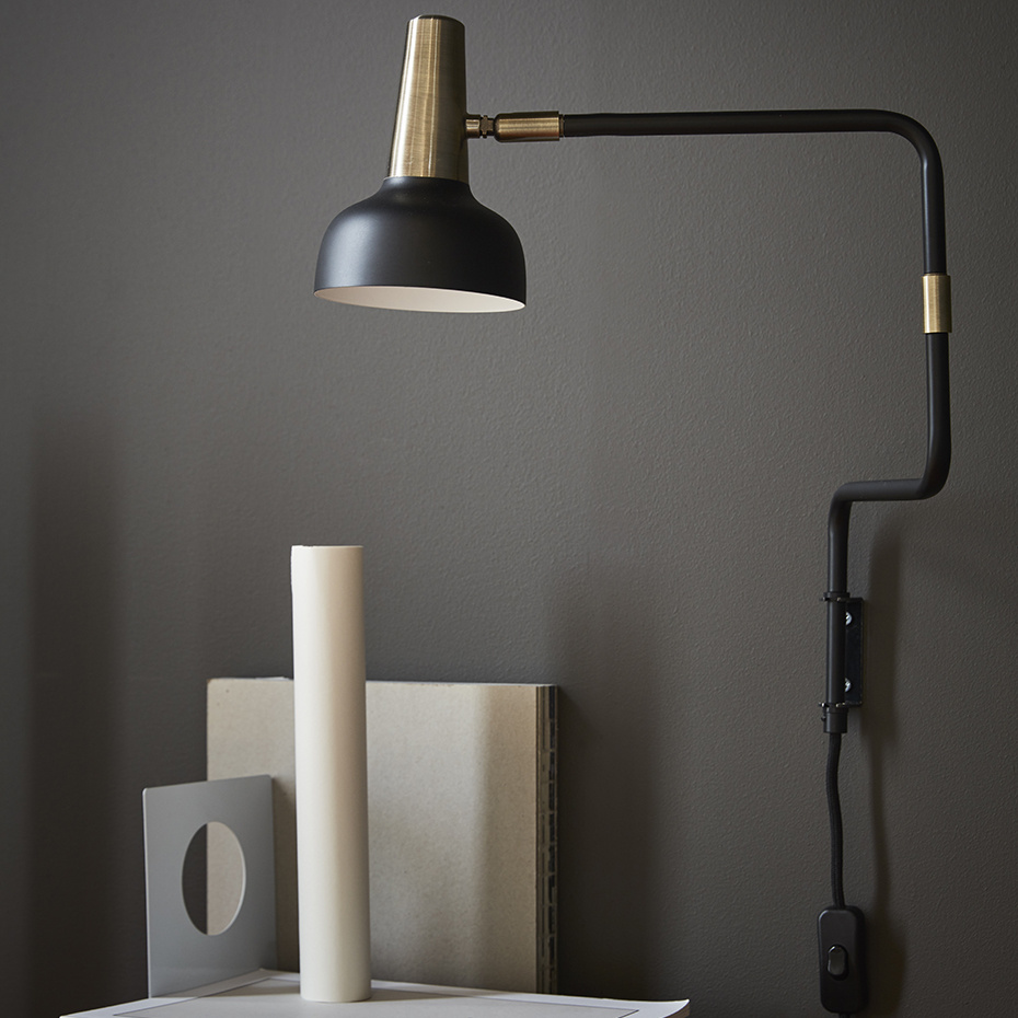 Ray Vägglampa Svart/Mässing