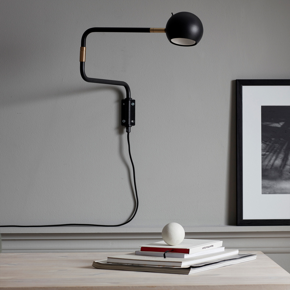 YES! 62 Vägglampa Beige/Mässing