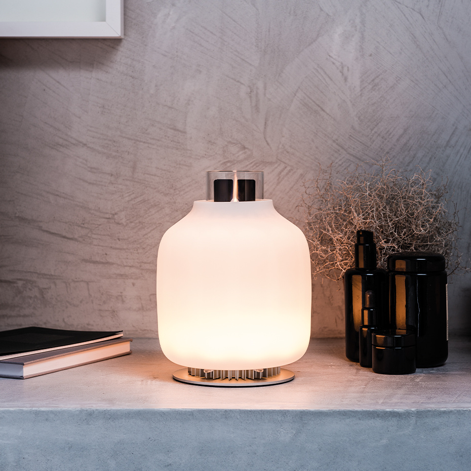 Candela Bordslampa Light & Charge
