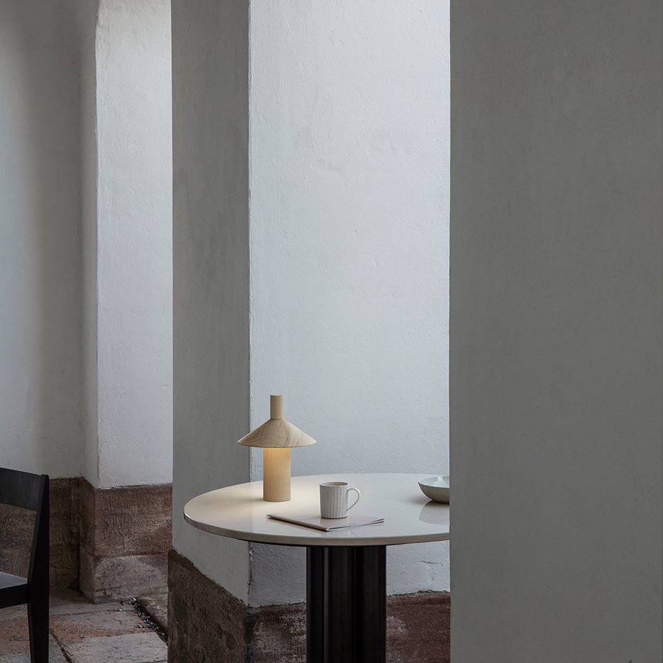 Pepa Bordslampa Natural Ash Wood