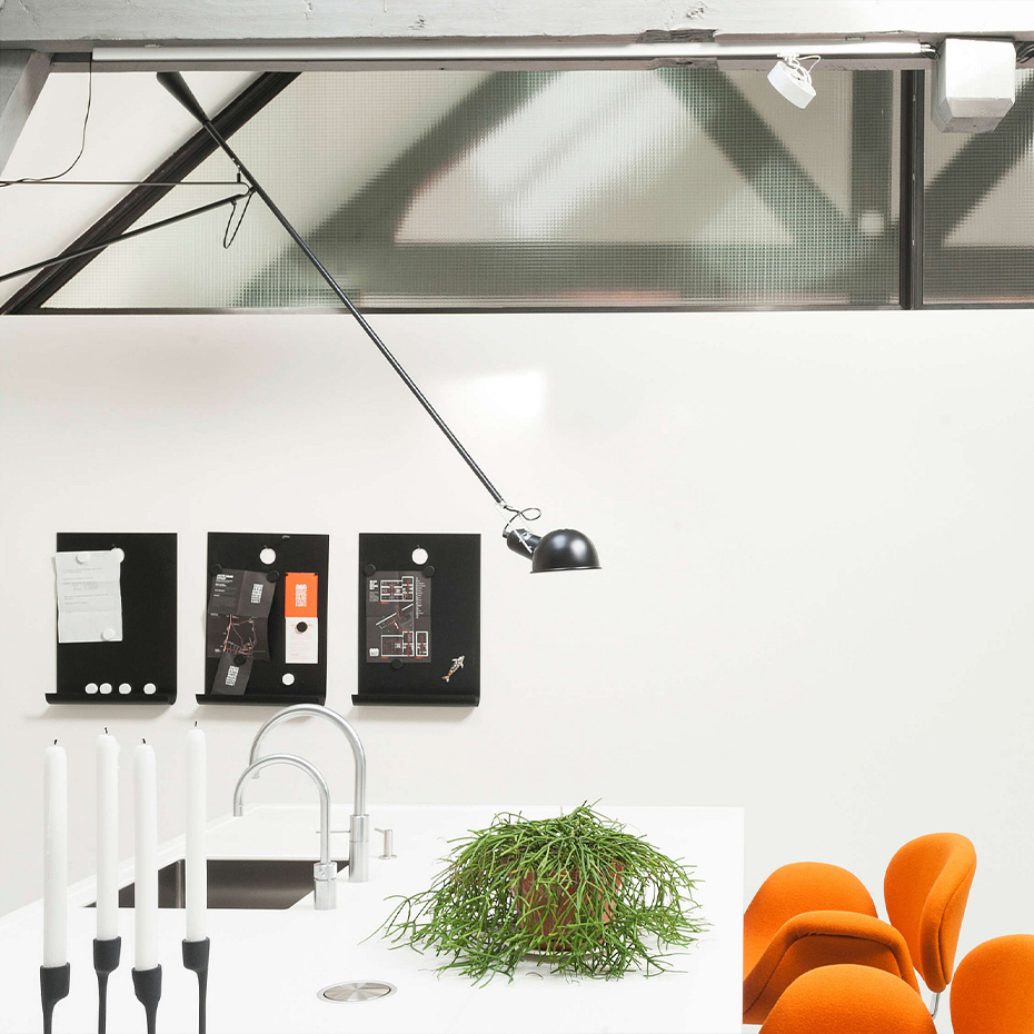 265 Vägglampa Black