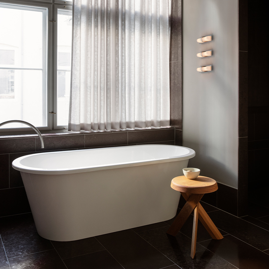 Ublo Vägglampa Black IP44