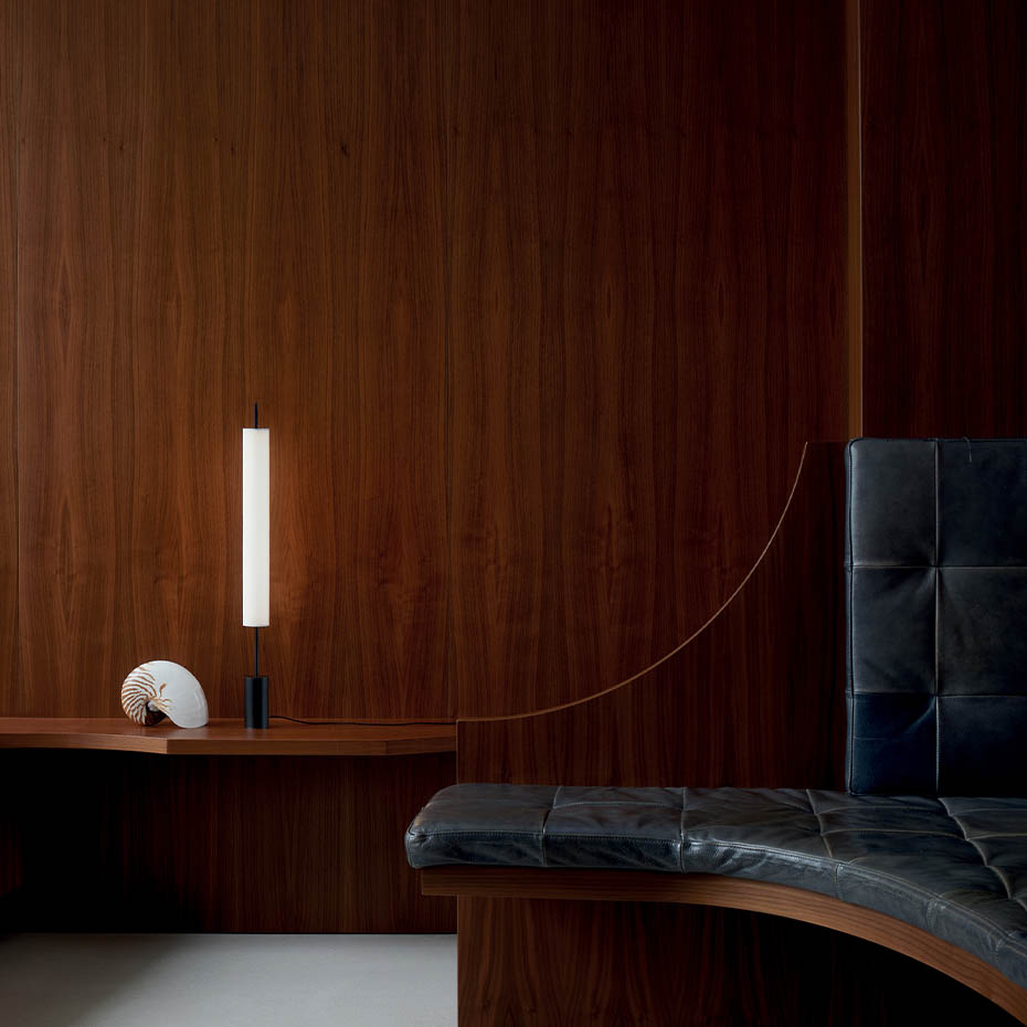 Hono A16 Bordslampa Matt Black/White