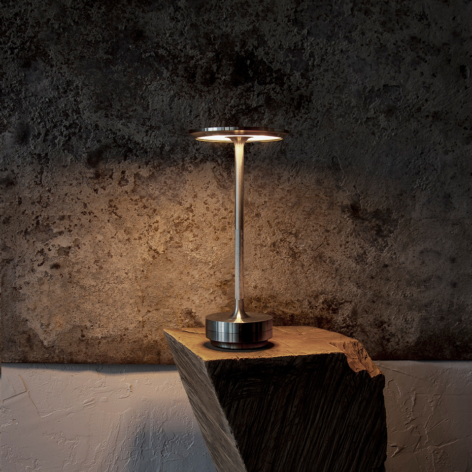 Turn Portable Bordslampa Brass