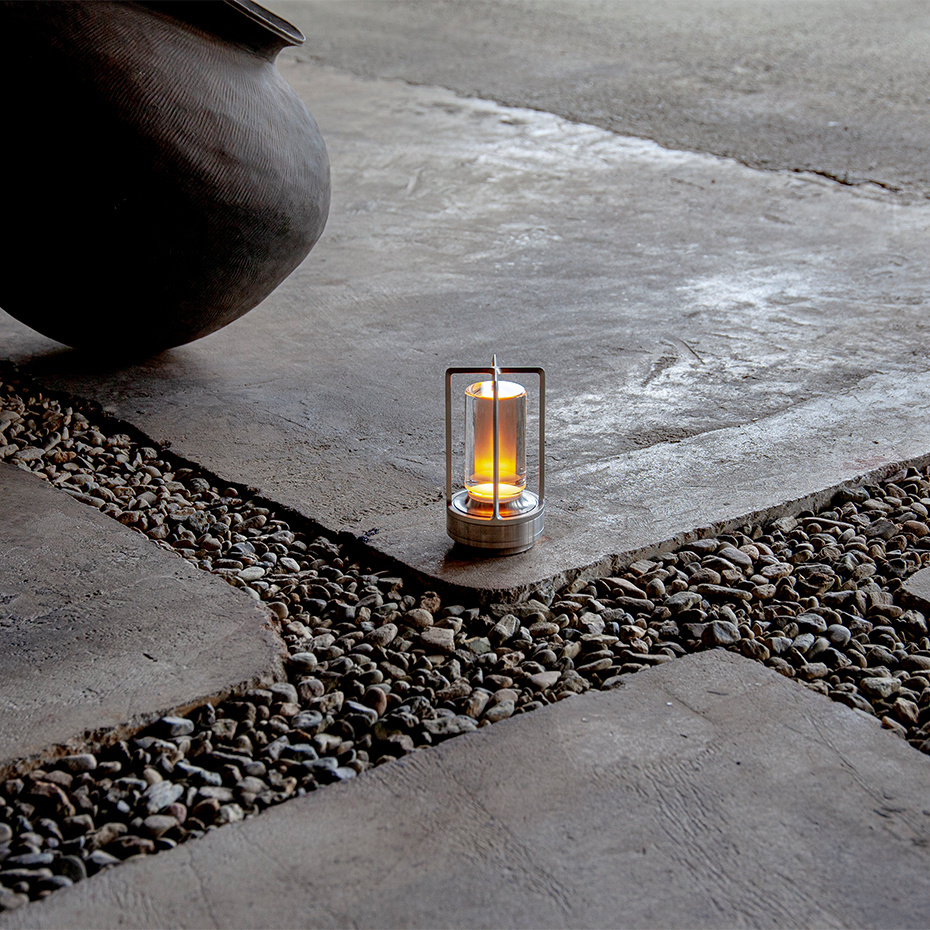 Turn+ Portable Bordslampa Black Aluminium