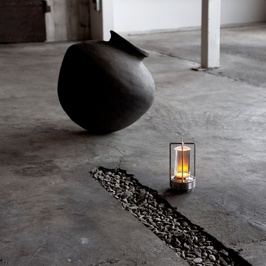 Turn+ Portable Bordslampa Black Aluminium