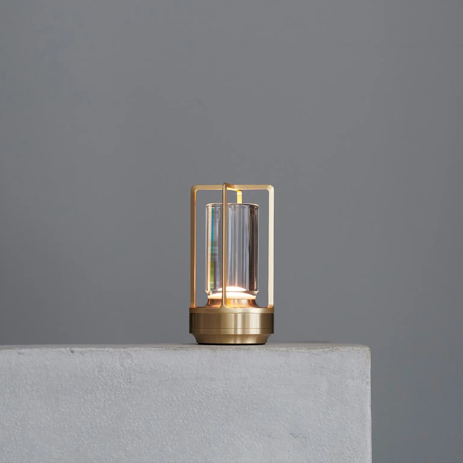 Turn+ Portable Bordslampa Brass