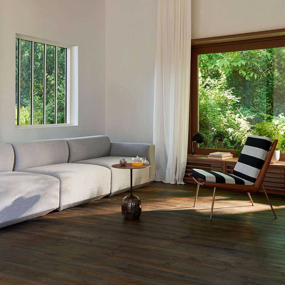 Lato Sidobord LN8 Round Ø40cm Lacquered Walnut & Emperador Marble