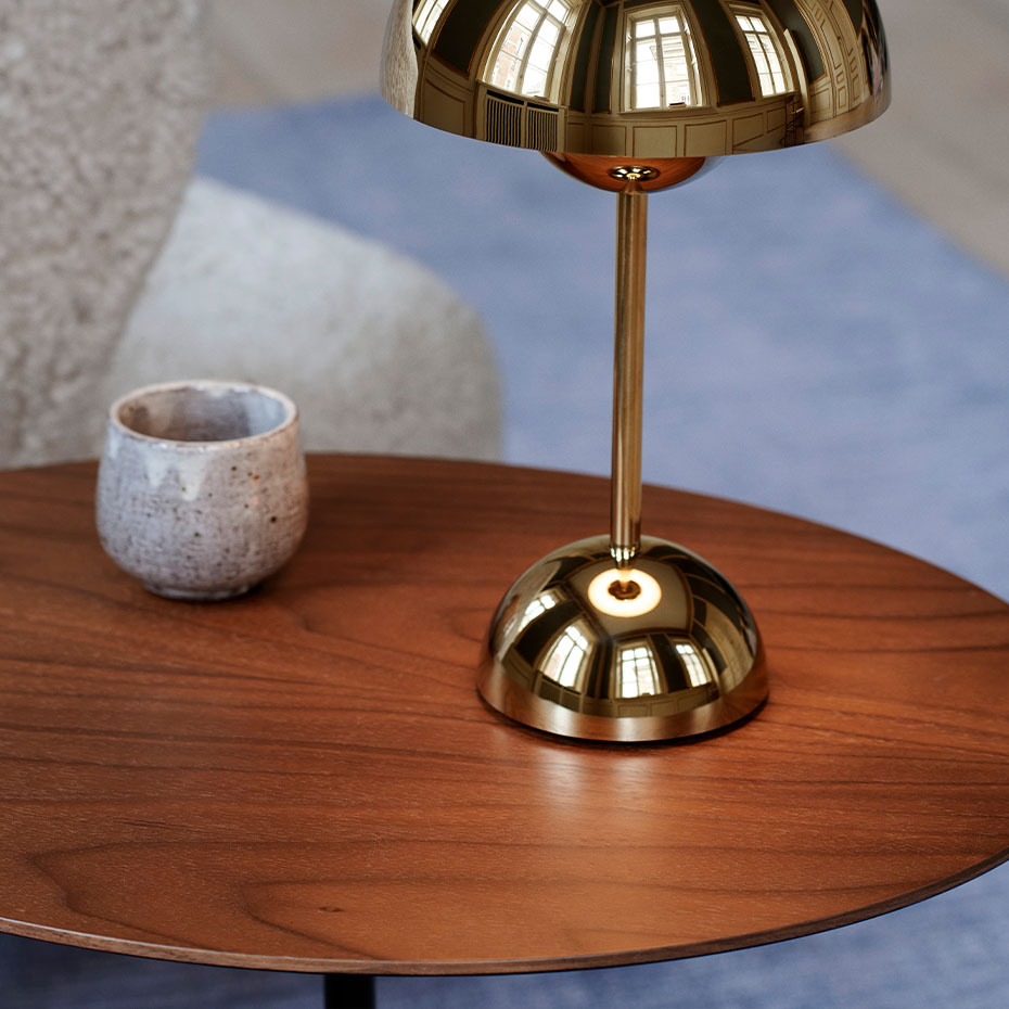 Lato Sidobord LN9 Oval 40x50cm Lacquered Walnut & Emperador Marble